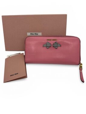 Miu Miu Pink Calfskin Leather Wallet With Bow Embellishment